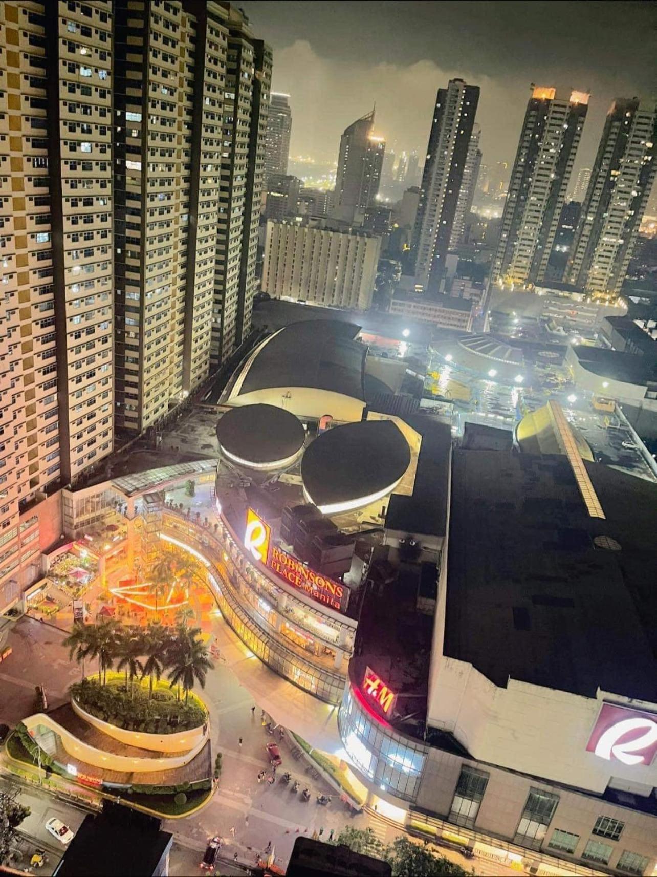 Birch Tower Malate Suites Manila Esterno foto